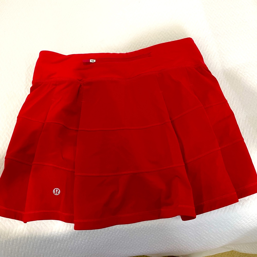 Lululemon Pace Rival mid rise skirt. Size 4 long. Red. Excellent condition